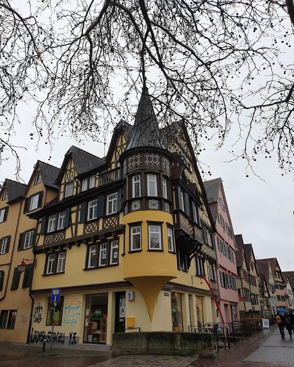 Tubinger Altstadt-Besen